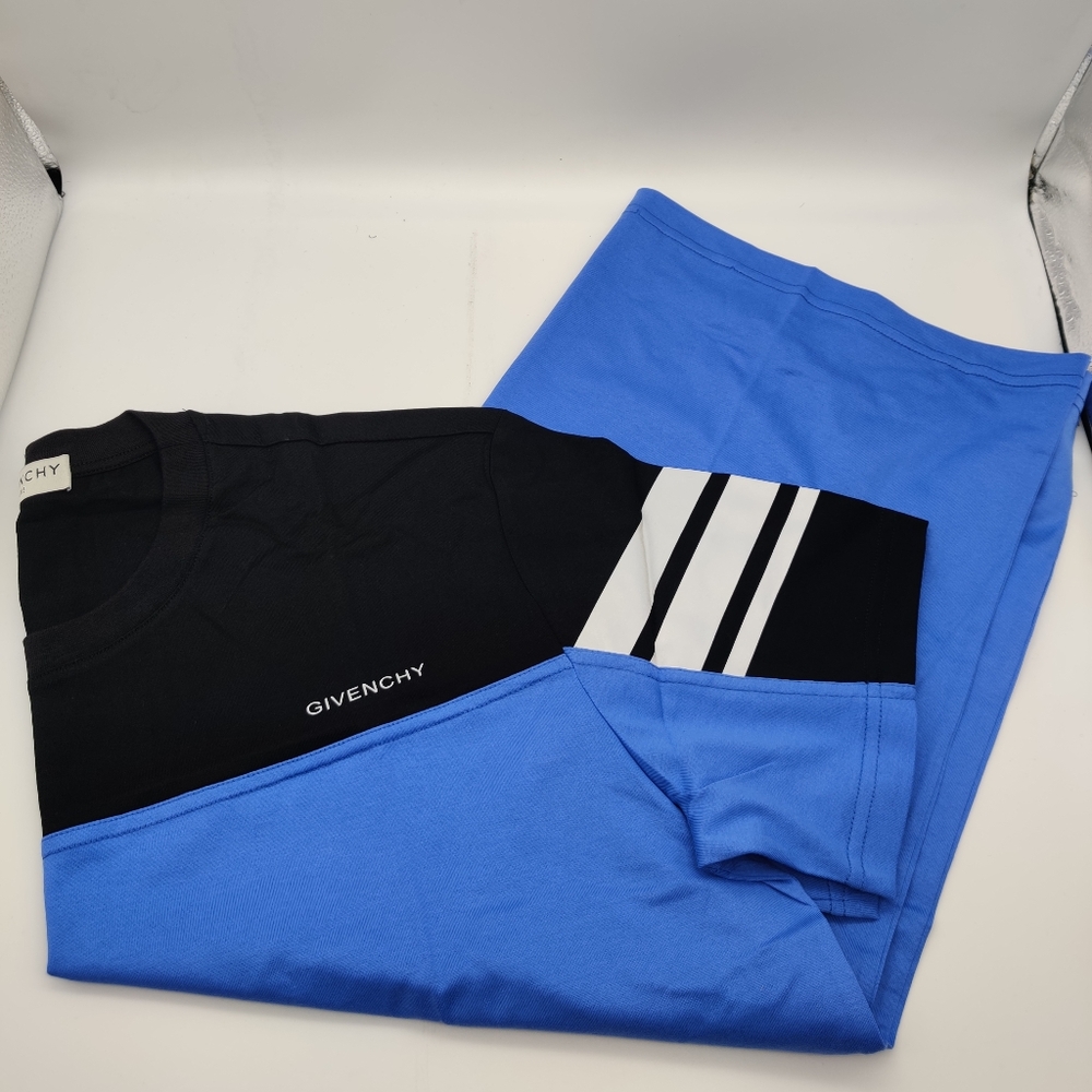 GIVENCHY T-shirt